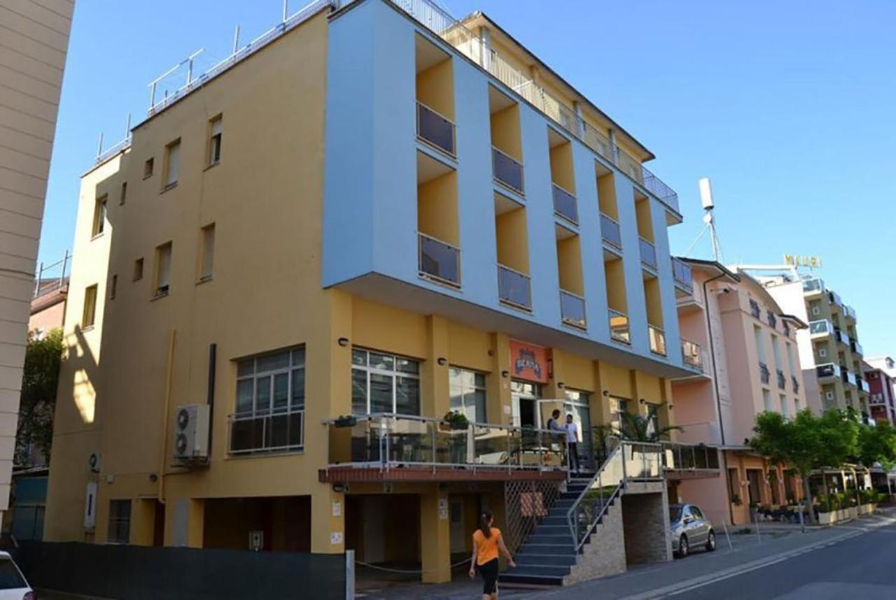 Hotel Berna Rímini Exterior foto